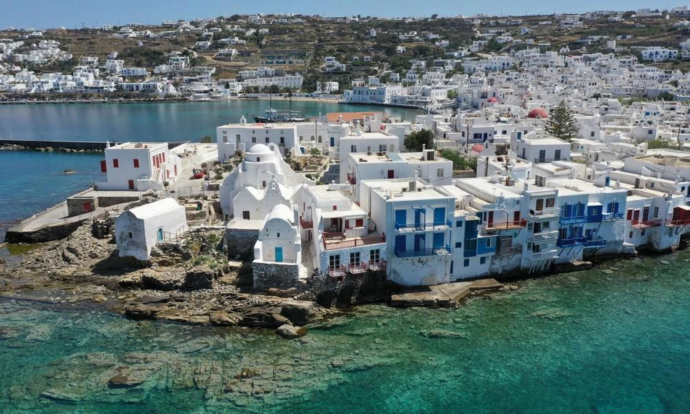 Τους «τσίμπησε» ο αλγόριθμος της ΑΑΔΕ: Γνωστός καλλιτέχνης με δύο συνεταίρους του κατηγορούνται για φοροδιαφυγή άνω του €1 εκατ. στη Μύκονο